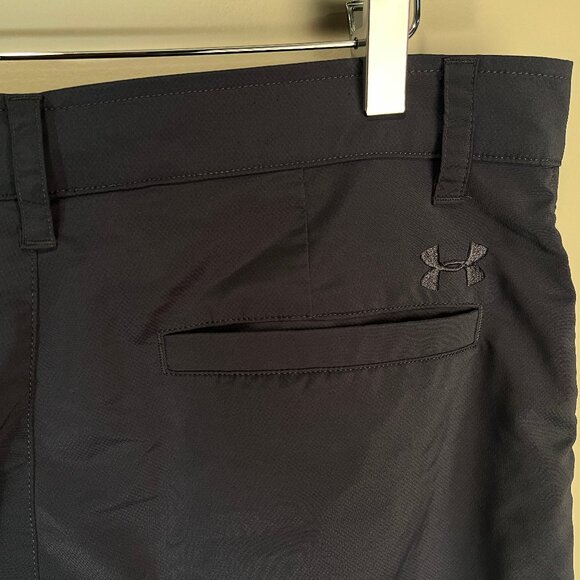 Under Armour Men's dark gray flat front golf shorts 32 11" inseam - Picture 1 of 5